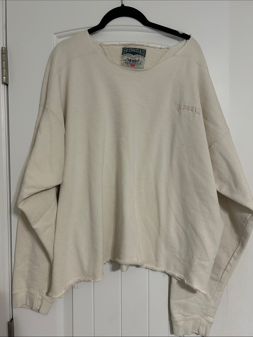 Levi's Women's Off-White Relaxed Crewneck Sweatshirt